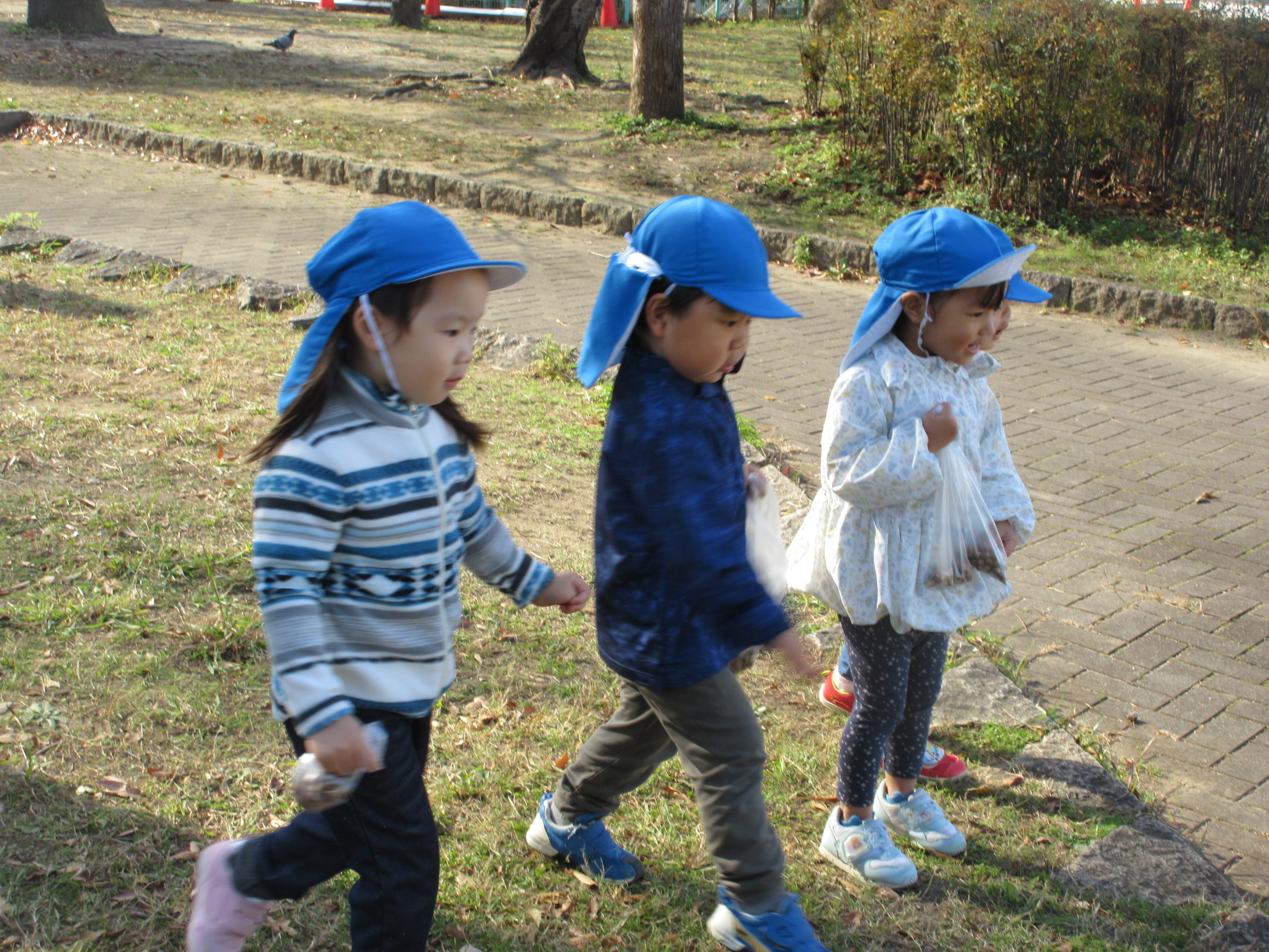 初めてのお散歩に行ったよ～２歳児・すいーとぴー組～