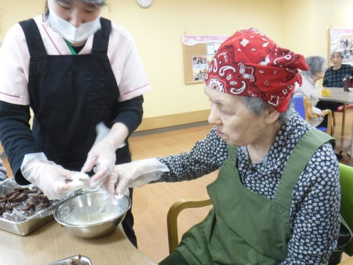 特養　行事　おやつ　クッキング　きんつば