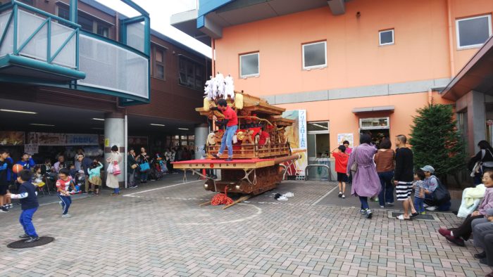 アーバンケア稲田秋祭り　楽しい催し物　屋外の様子　地域の宝　だんじり　地車