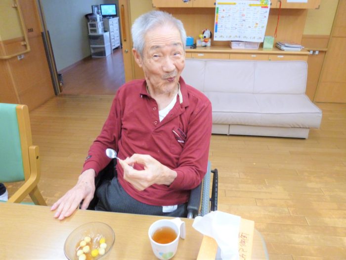 10月のホームクッキング　料理レク　月見団子　豆腐団子　高齢者向けおやつ　喉詰め対策