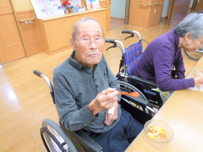 10月のホームクッキング　料理レク　月見団子　豆腐団子　高齢者向けおやつ　喉詰め対策