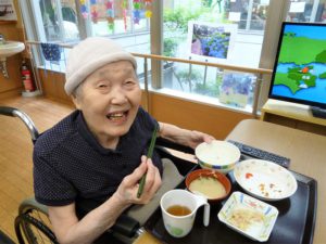 アーバンケア御厨　日常の様子　食事の様子　高齢者施設での暮らし　