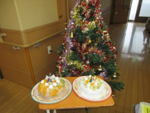 アーバンケア御厨　ホームクッキング　クリスマス　デコレーションケーキ　高齢者向けレクリエーション