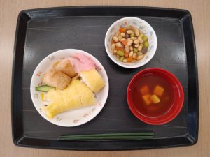アーバンケア御厨　こどもの日　行事食　海苔のないお寿司　高齢者向け食事　施設の安全な食事　