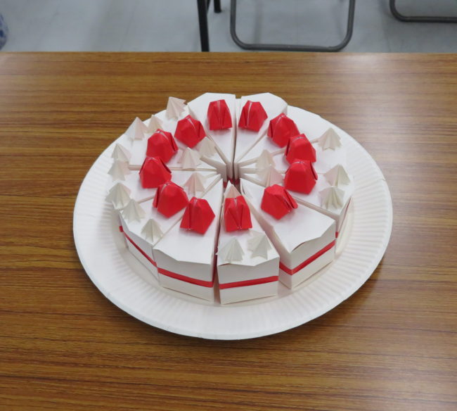 第２回目の折り紙教室での作品のケーキ。
